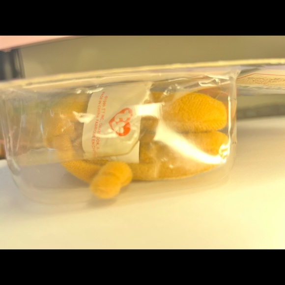 Ty Beanie Baby Humphrey 1999 Retired With Errors Bilingual Canadian Version - Picture 4 of 6